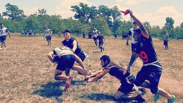 La modalidad flag football es una de las que más adeptos tiene.