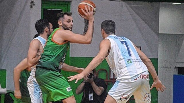 Estudiantes cayó ante Racing en Concordia.