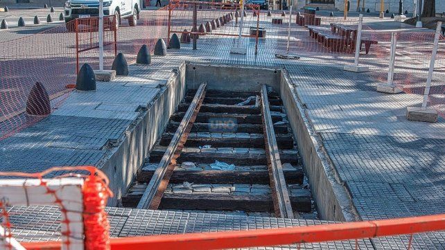 Las vías de un servicio modelo en Paraná: una obra pone en valor el tranvía eléctrico.