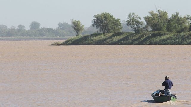 El 6 de abril un pescador artesanal salió a recorrer el Paraná.