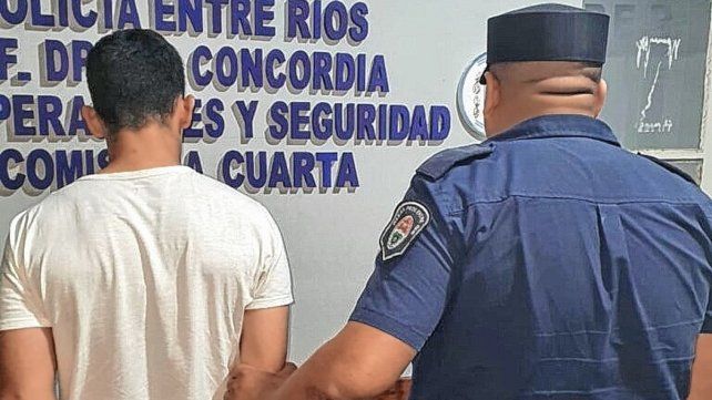 Joven conductor uruguayo detenido. Joven conductor uruguayo detenido.