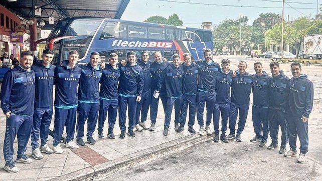 La Selección Argentina de sóftbol en la terminal de Paraná. La Selección Argentina de sóftbol en la terminal de Paraná.