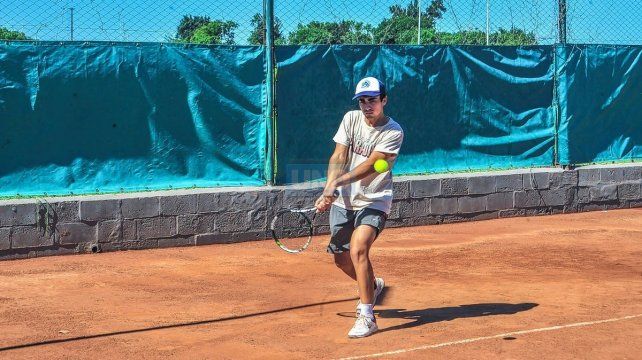 Garagarza, en las canchas de tenis del predio Yarará