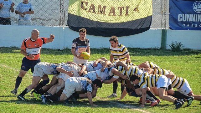 El partido entre Camatí y Nogoyá RC, que fue dirigido por Rubén Zabala, fue parejo.