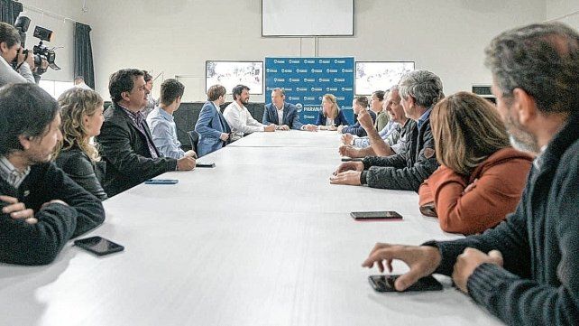 Fueron parte del acto los diputados nacionales, provinciales y funcionarios de Paraná.