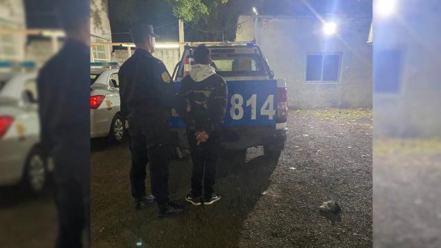 Uno de los reclusos evadido fue detenido en barrio Los Arenales, de Paraná. Uno de los reclusos evadido fue detenido en barrio Los Arenales, de Paraná.