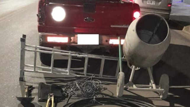 Detuvieron a tres hombres que robaron materiales y herramientas para la construcción en Paraná. Detuvieron a tres hombres que robaron materiales y herramientas para la construcción en Paraná.