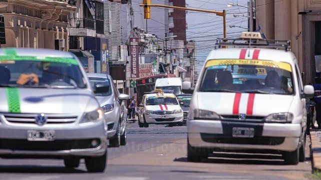Remiseros y taxistas reclaman que se cumpla con las normas vigentes.