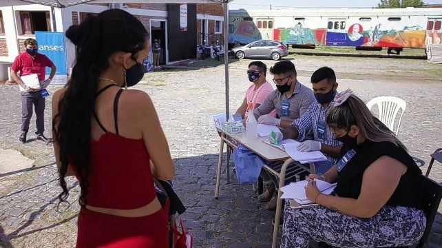 La nueva serie de la tarjeta Alimentar se entrega en Paraná desde este martes (Foto: UNO / Juan Ignacio Pereira)