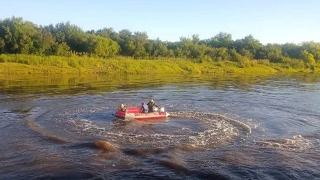Hallaron el cuerpo de uno de los dos ahogados tras arrojarse al río Gualeguay Hallaron el cuerpo de uno de los dos ahogados tras arrojarse al río Gualeguay