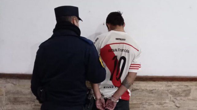Detuvieron a un joven en La Paz por agredir a su padre.