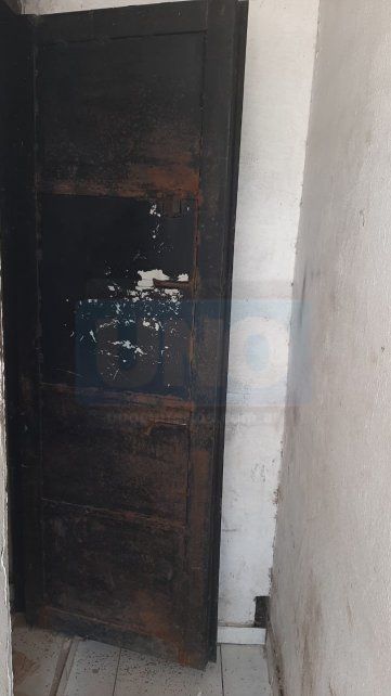 Inviolable. La puerta de hierro pudo ser abierta por la policía con mucha dificultad.