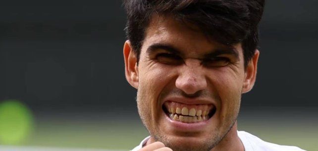 Carlos Alcaraz fue una aplanadora: le ganó en 3 sets a Djokovic y se consagró bicampeón Carlos Alcaraz fue una aplanadora: le ganó en 3 sets a Djokovic y se consagró bicampeón