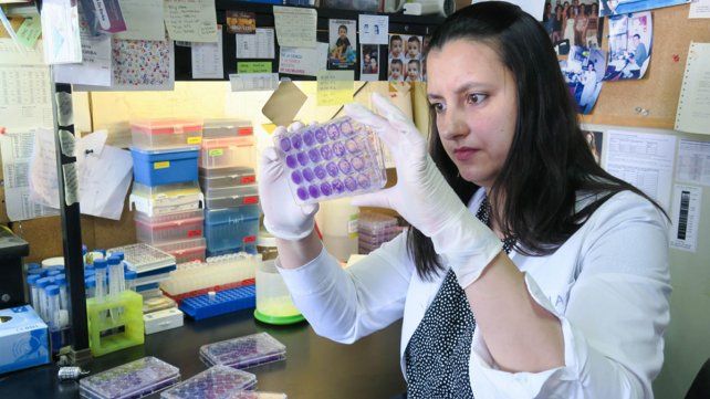Luana De Borba, investigadora de la Fundación Instituto Leloir. Crédito Agencia EFE.
