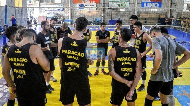 Gross Paracao entrenó ayer por primera vez de cara al choque que afrontará ante Policial de Formosa por los cuartos de final de la Liga de Vóleibol Argentina.