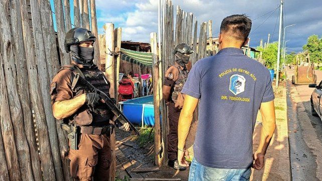 Allanamiento por narcomenudeo en Concordia. Allanamiento por narcomenudeo en Concordia. 