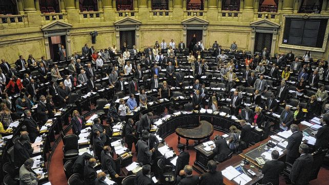 Las PASO volverán a considerarse como una ecuesta nacional. Las PASO volverán a considerarse como una ecuesta nacional.