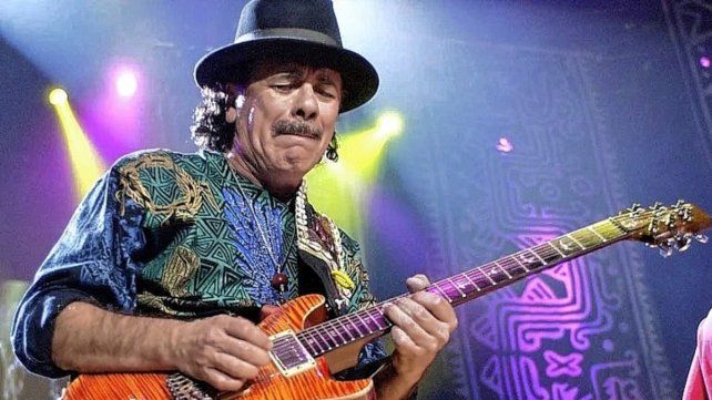 Cómo fue el momento en que el guitarrista mexicano Carlos Santana se desplomó en el escenario y a qué se debió