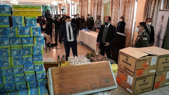 Bolivia exhibió parte del material enviado por el gobierno de Mauricio Macri.