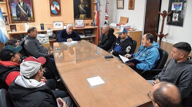 El intendente José Lauritto recibió a los trabajadores de Granja Tres Arroyos. El intendente José Lauritto recibió a los trabajadores de Granja Tres Arroyos.