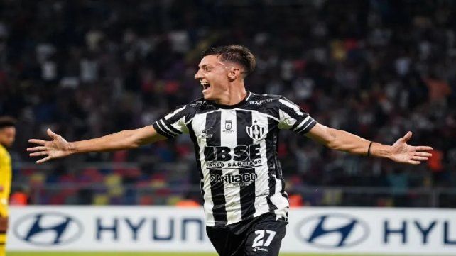 Con dos goles tempraneros, Central Córdoba ganó y es líder en su grupo. Con dos goles tempraneros, Central Córdoba ganó y es líder en su grupo.