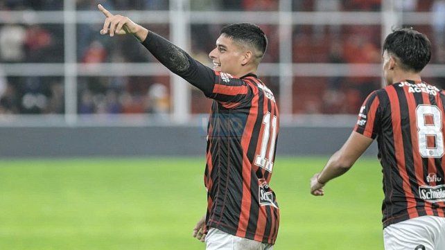 Juan Cruz Esquivel celebra el segundo tanto de Patronato. Juan Cruz Esquivel celebra el segundo tanto de Patronato.