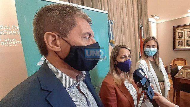 Medio boleto estudiantil: Laura Stratta, Hugo Ballay y Brenda Ulman.