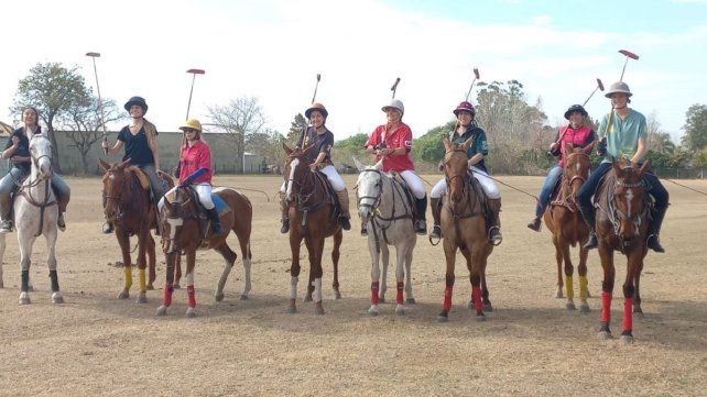 Aurora Club celebró una jornada a puro polo, tradición, caballos y emoción. Aurora Club celebró una jornada a puro polo, tradición, caballos y emoción.