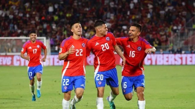 Chile derrotó 4 a 2 a Venezuela y se ilusiona con el Mundial 2026. Chile derrotó 4 a 2 a Venezuela y se ilusiona con el Mundial 2026.