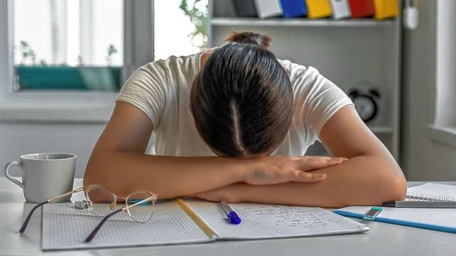 Al final del año se incrementan el estrés y el cansancio, lo que pueden desencadenar en el síndrome de burnout Al final del año se incrementan el estrés y el cansancio, lo que pueden desencadenar en el síndrome de burnout