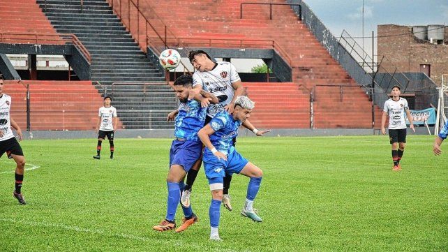 Patronato derrotaba 2 a 0 a Instituto cuando se suspendió el cotejo. Patronato derrotaba 2 a 0 a Instituto cuando se suspendió el cotejo.