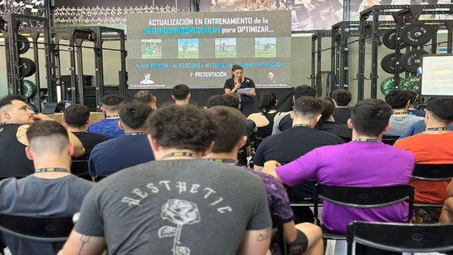 Estudiantes brindó una capacitación en su nuevo gimnasio Estudiantes brindó una capacitación en su nuevo gimnasio