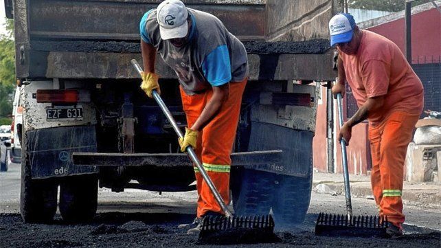El municipio de Paraná informó que en 10 meses reparó 2.582 baches, en unas 1.164 cuadras