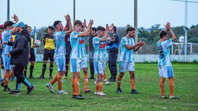 Belgrano derrotó 3 a 1 a Universitario como local y llegó a 7 victorias en misma cantidad de presentaciones. Belgrano derrotó 3 a 1 a Universitario como local y llegó a 7 victorias en misma cantidad de presentaciones.