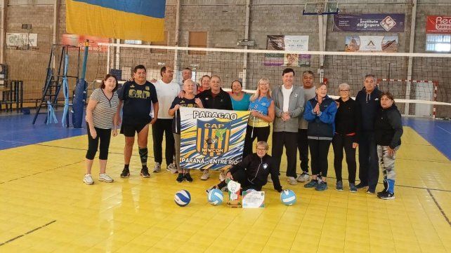 El equipo en las instalaciones del club. El equipo en las instalaciones del club.