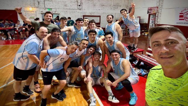 Rowing apuesta al crecimiento del básquet en la institución. Rowing apuesta al crecimiento del básquet en la institución.